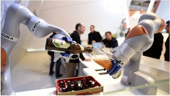 KUKA多款工业机器人产品及应用亮相国际展览会