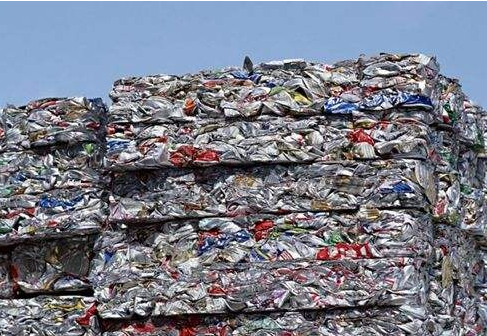 中国禁止收购海洋垃圾后美国垃圾成山