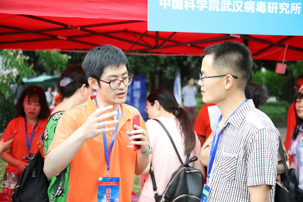 湖北省科技活动：聚酰亚胺薄膜引围观