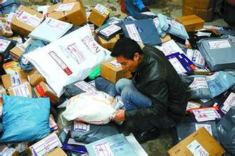 中国德富塑料网最新资讯：疯狂网购后包裹塑料包装袋等垃圾处理成问题