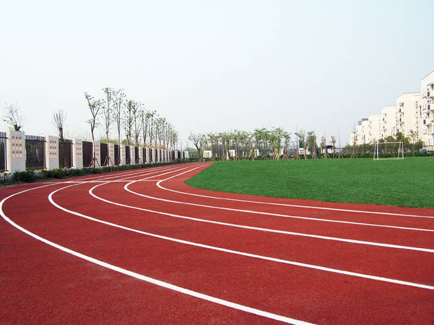 中国德富塑料网最新资讯：塑胶跑道国家标准空白需填补