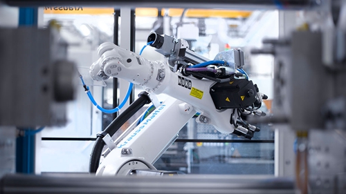 工业机器人存在巨大市场需求