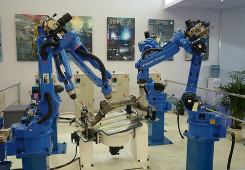 智能制造新模式助推工业多臂机器人发展