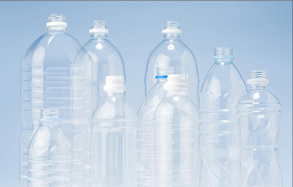 中国德富塑料网最新资讯：我国矿泉水瓶市场未来应有趋势是什么