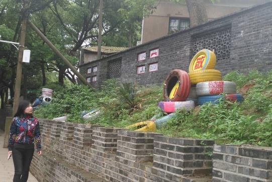 长沙首条君子文化街让废旧轮胎玩变身倡清廉